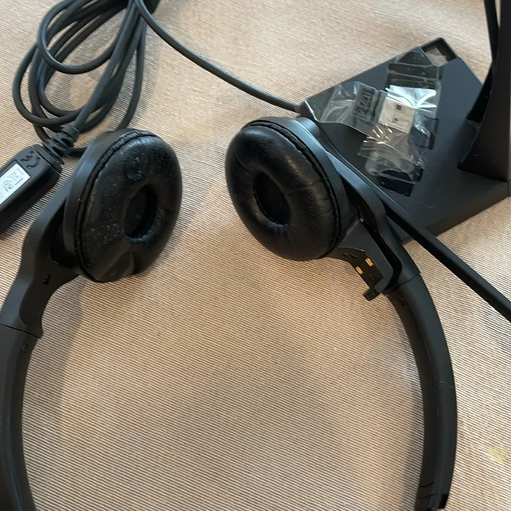 Klipsch Sennheiser headset w stand